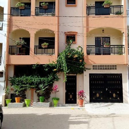 Delices Chez L'Habitant Diack Dakar Ngoại thất bức ảnh